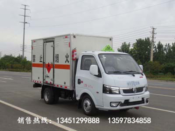 東風(fēng)途逸雜項危險物品廂式運輸車(汽油國六)